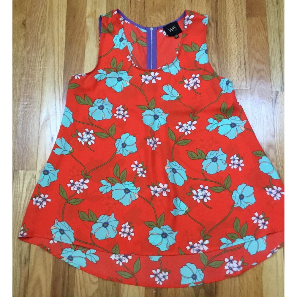 Anthropology W5 Floral Y2K Med Featuring A Red Base Blue/White Floral Tank Top